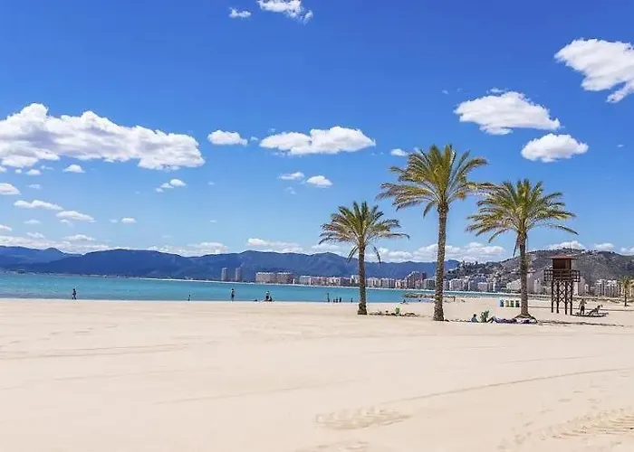Nuevo, A 50 Metros De La Playa Y Con Vistas Al Mar