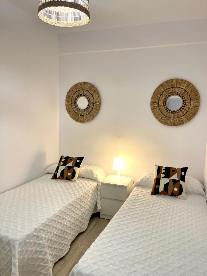Appartement Nuevo, A 50 Metros De La Playa Y Con Vistas Al Mar