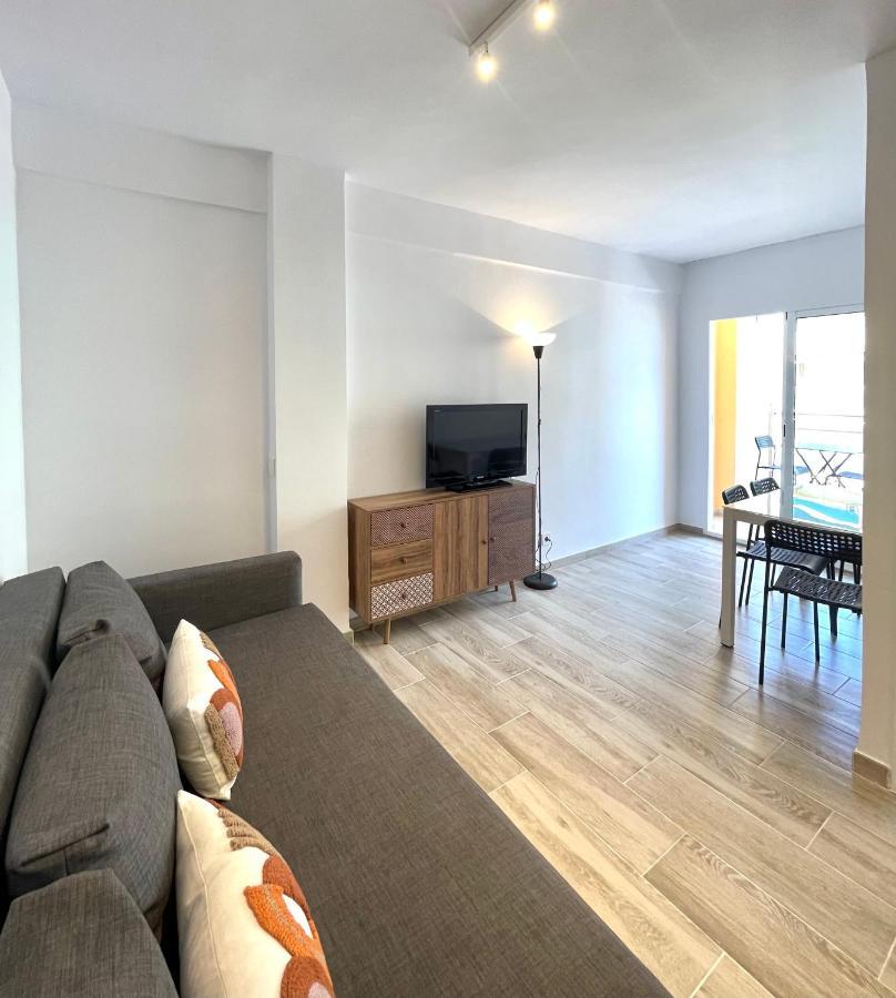 Nuevo, A 50 Metros De La Playa Y Con Vistas Al Mar Appartement